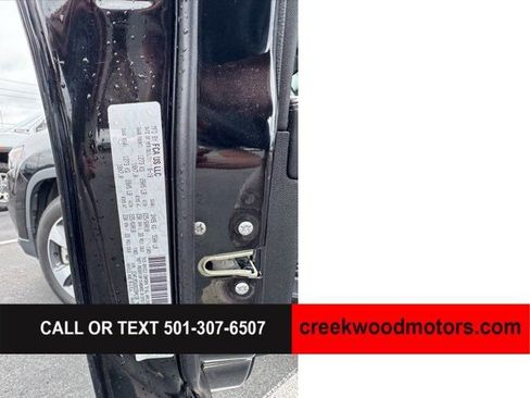 Used 2019 Jeep Cherokee Limited AWD/4WD image 17
