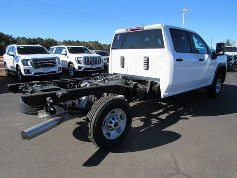 Certified 2025 GMC Sierra 2500 Pro w/ Convenience Package image 7