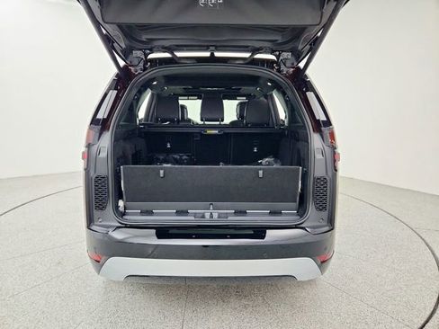 New 2026 Land Rover Discovery Limited Edition image 15