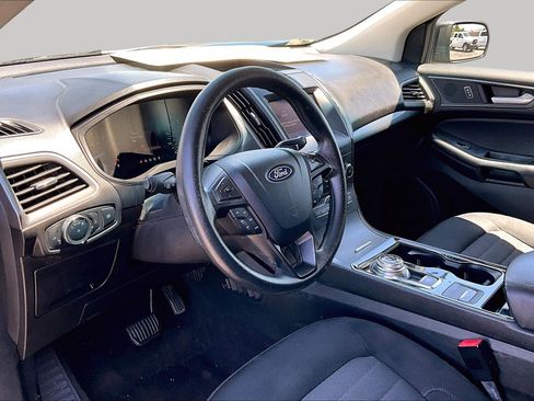 Used 2020 Ford Edge SE FWD image 12