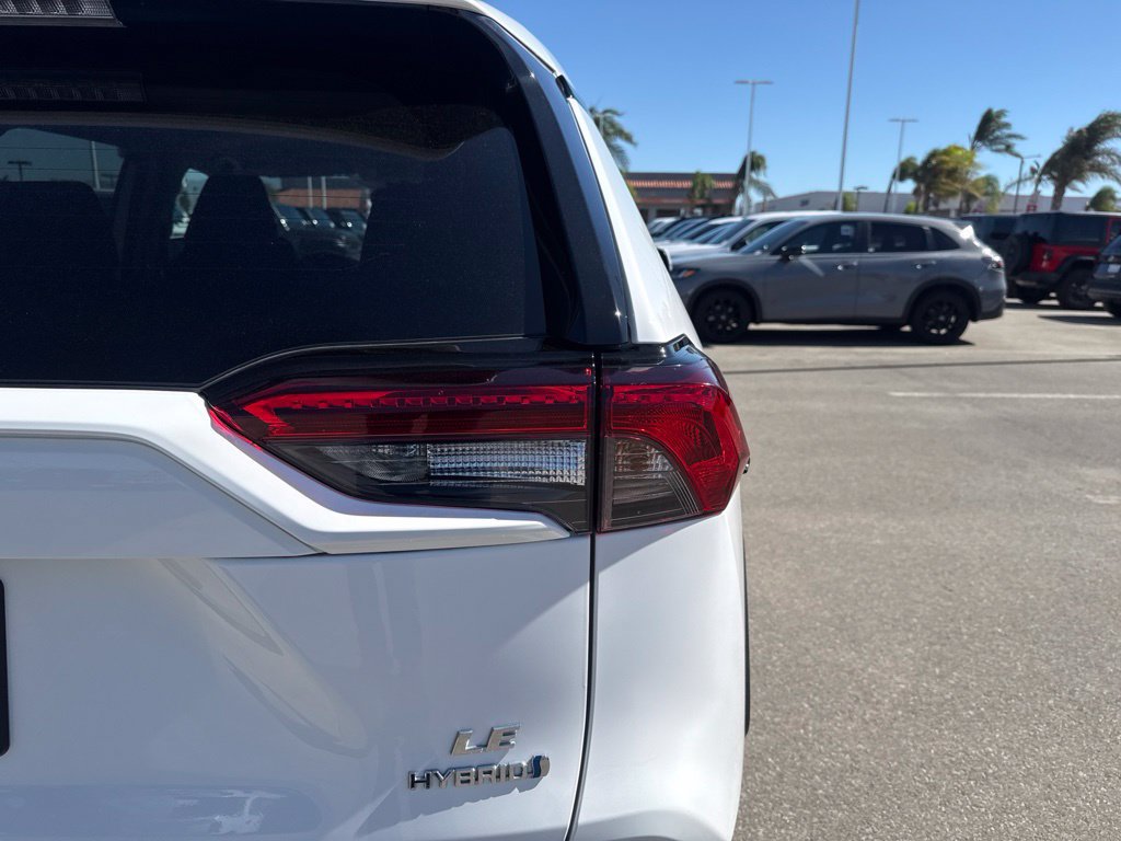 Used 2023 Toyota RAV4 LE AWD/4WD image 8