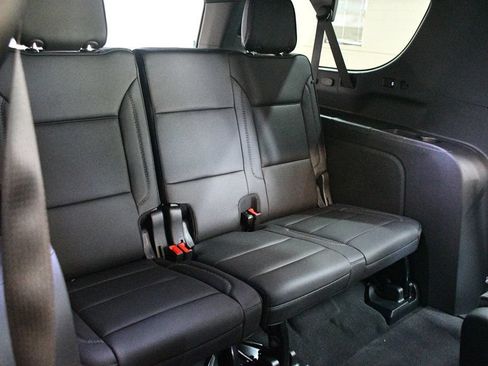 Used 2024 GMC Yukon XL Denali AWD/4WD image 41