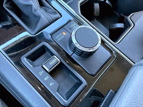 Used 2022 Toyota Tundra Limited image 33