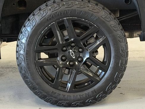 Used 2022 Chevrolet Silverado 1500 LT Trail Boss w/ LT Trail Boss Premium Package AWD/4WD image 7