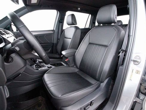 Used 2024 Volkswagen Tiguan SE R-Line image 19