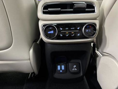 Used 2024 Genesis GV80 3.5T w/ Prestige Package image 34