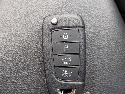 Certified 2026 Hyundai Elantra SE FWD image 25