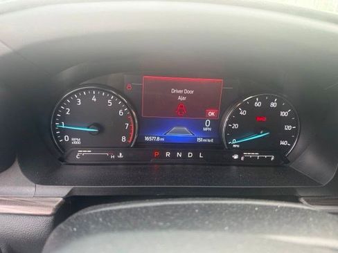 Used 2022 Ford Explorer Limited w/ Equipment Group 301A AWD/4WD image 17