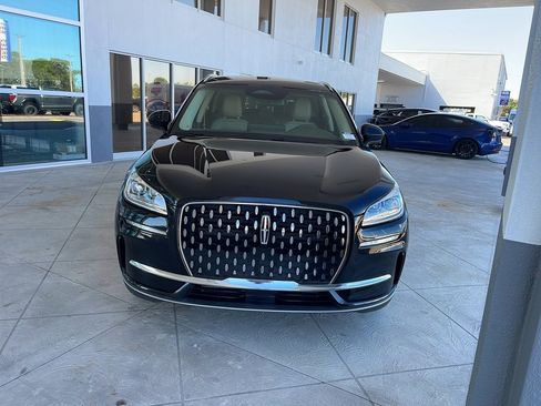 Used 2023 Lincoln Corsair Reserve image 32