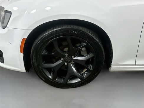 Used 2022 Chrysler 300 S w/ Comfort Group RWD image 8