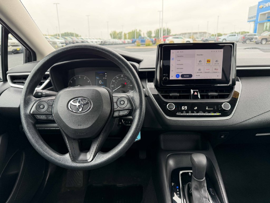 Used 2024 Toyota Corolla LE FWD image 30