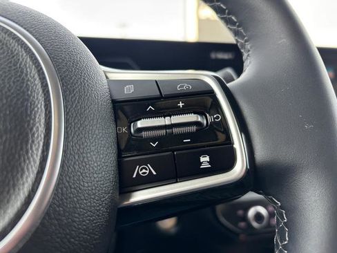 Used 2025 Kia Sorento SX image 23
