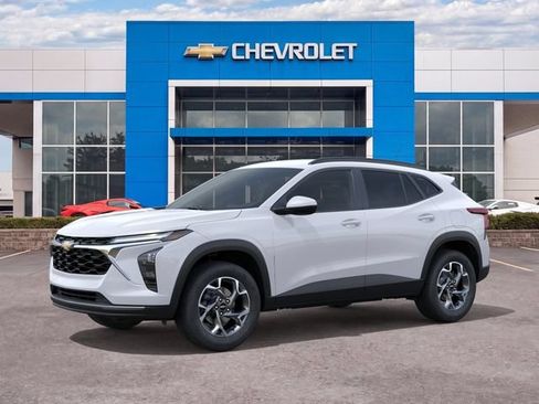 New 2026 Chevrolet Trax LT w/ LT Convenience Package FWD image 2