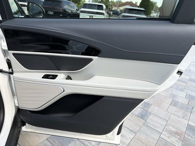 New 2026 Lincoln Nautilus Premier AWD/4WD image 21