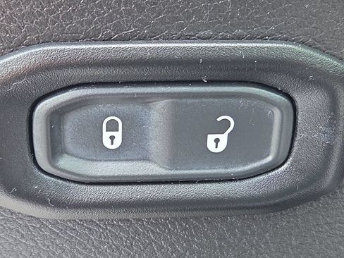 Used 2022 Jeep Wrangler Unlimited Sport AWD/4WD image 27