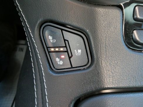 Used 2019 Chevrolet Suburban Premier image 34