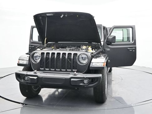 Used 2022 Jeep Gladiator Sport AWD/4WD image 39