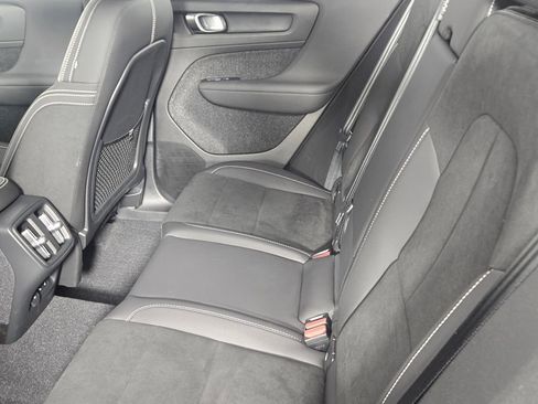 Certified 2023 Volvo XC40 B5 Ultimate w/ Climate Package image 12