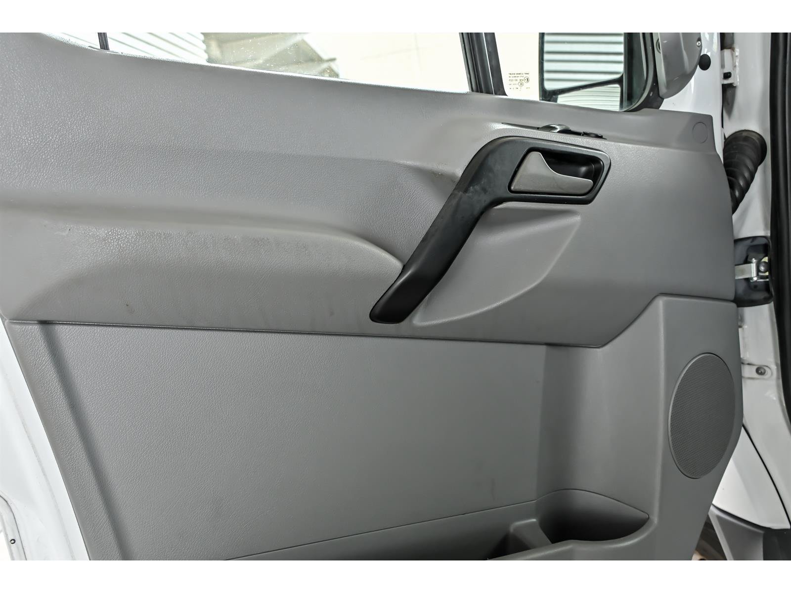 Used 2017 Mercedes-Benz Sprinter 2500 image 9