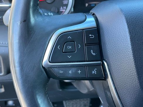 Used 2021 Toyota Highlander LE image 13