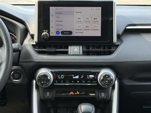 Used 2025 Toyota RAV4 XLE FWD image 17