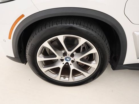 Used 2024 BMW X5 xDrive50e image 7