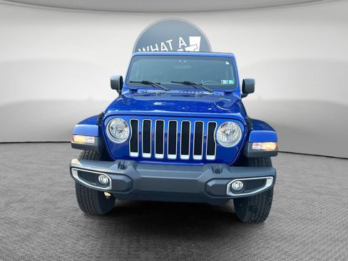 Certified 2018 Jeep Wrangler Unlimited Sahara w/ Cold Weather Group AWD/4WD image 9