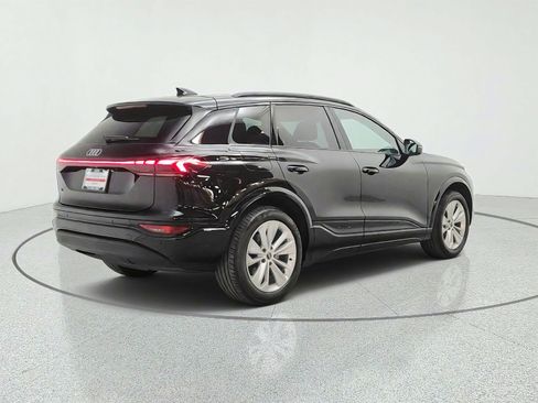Used 2025 Audi Q6 e-tron Premium Plus w/ Premium Plus RWD image 5