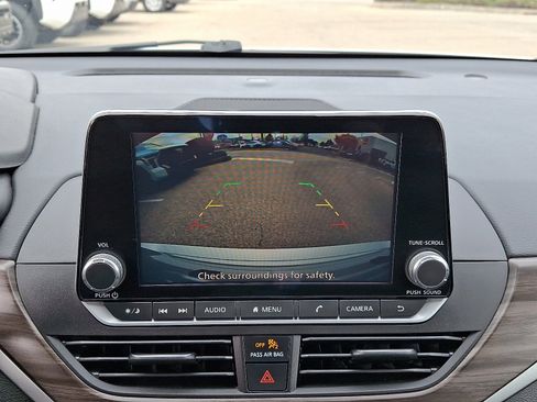 Used 2023 Nissan Altima 2.5 SV image 17