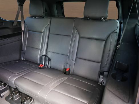 Used 2023 Chevrolet Suburban Z71 w/ Luxury Package AWD/4WD image 26