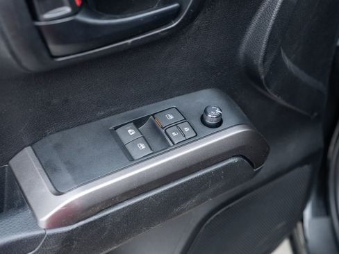 Used 2022 Toyota Tacoma SR5 AWD/4WD image 27