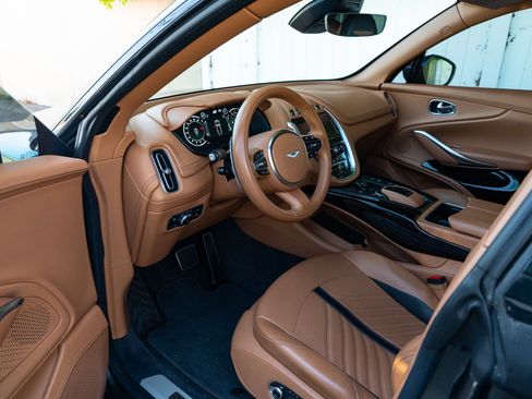 Used 2023 Aston Martin DBX 707 AWD/4WD image 3