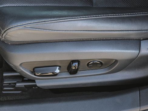 Used 2022 Lexus ES 300h w/ Premium Package image 22