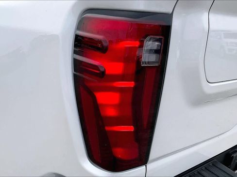 Certified 2025 GMC Sierra 3500 Denali w/ Denali Reserve Package image 28