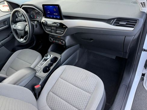 Used 2022 Ford Escape SE w/ Convenience Package FWD image 16