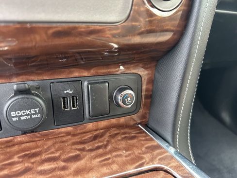 Used 2019 Nissan Armada Platinum w/ Captain's Chairs Package AWD/4WD image 23