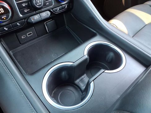 Used 2021 Chevrolet Tahoe Z71 w/ Z71 Signature Package image 29