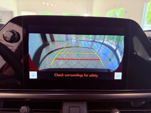 Certified 2024 Lexus UX 250h FWD image 25