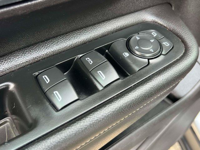 Used 2024 GMC Terrain SLE w/ Driver Convenience Package AWD/4WD image 18
