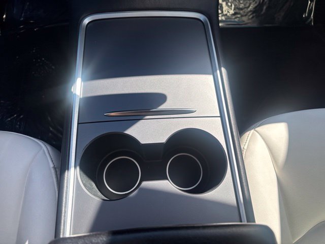 Used 2022 Tesla Model Y Long Range AWD/4WD image 26