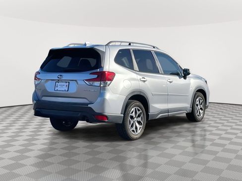 Used 2019 Subaru Forester Premium w/ All-Weather Package image 7