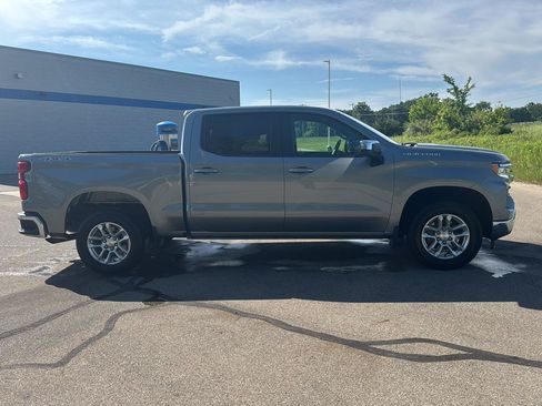 Used 2024 Chevrolet Silverado 1500 LT AWD/4WD image 6