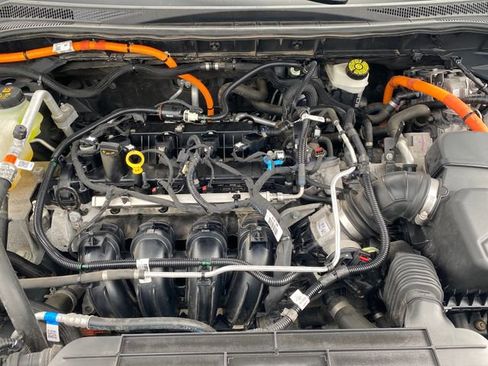 Used 2021 Ford Escape Titanium image 13