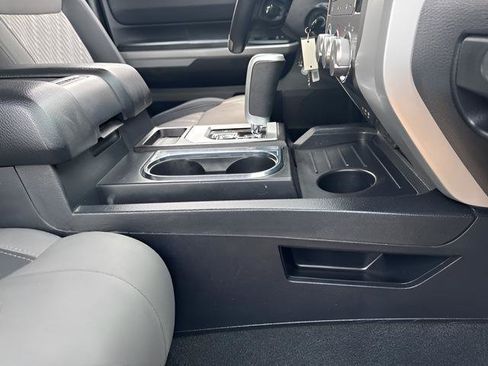 Used 2020 Toyota Tundra SR5 w/ SR5 Upgrade Package AWD/4WD image 14