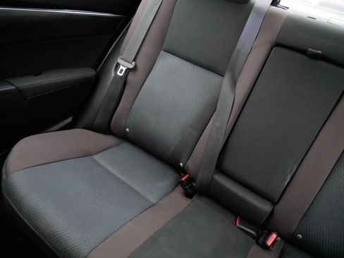 Used 2019 Toyota Corolla LE image 12