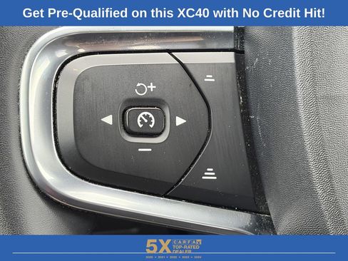Used 2024 Volvo XC40 B5 Core image 21