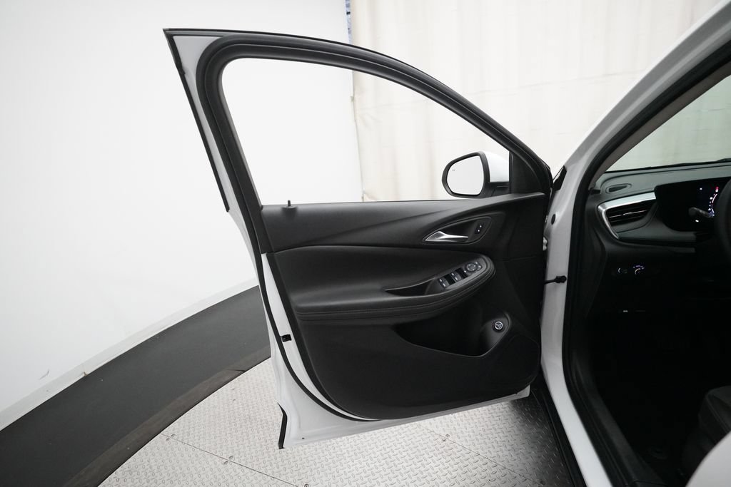 Used 2024 Buick Encore GX Preferred AWD/4WD image 28
