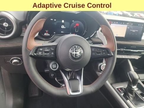 Used 2025 Alfa Romeo Tonale AWD/4WD image 11