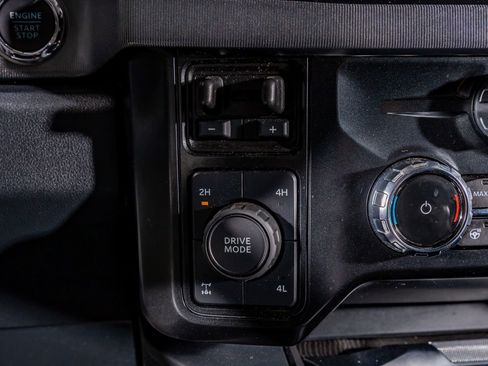 Used 2025 Ford F350 Platinum w/ FX4 Off-Road Package image 23