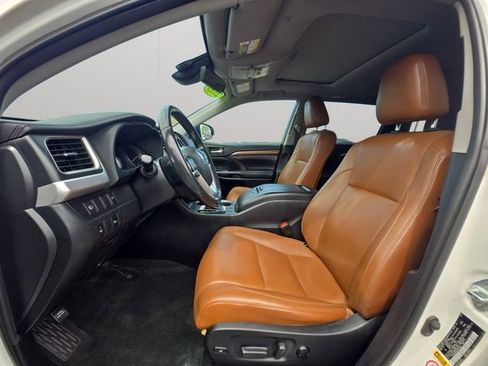 Used 2019 Toyota Highlander Limited AWD/4WD image 10